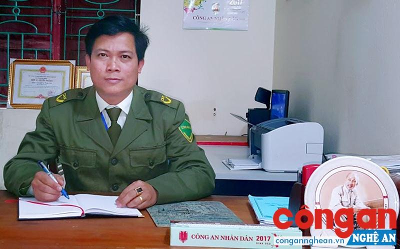  Đồng chí Phan Văn Huế, Trưởng Công an xã Nam Cát nhiều năm liền được công nhận danh hiệu Chiến sỹ thi đua cơ sở