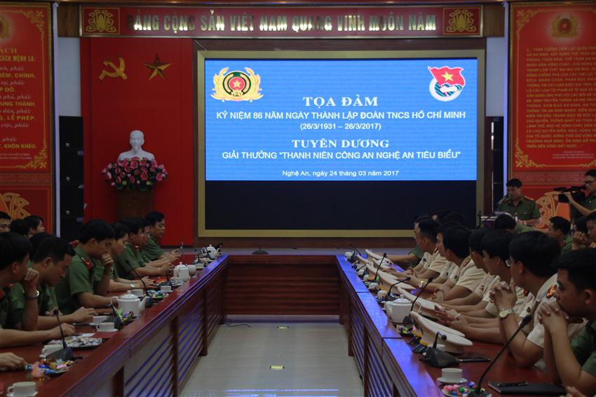 Tại buổi toạ đàm