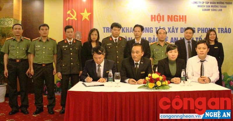 Ký kết xây dựng phong trào Toàn dân bảo vệ ANTQ năm 2017