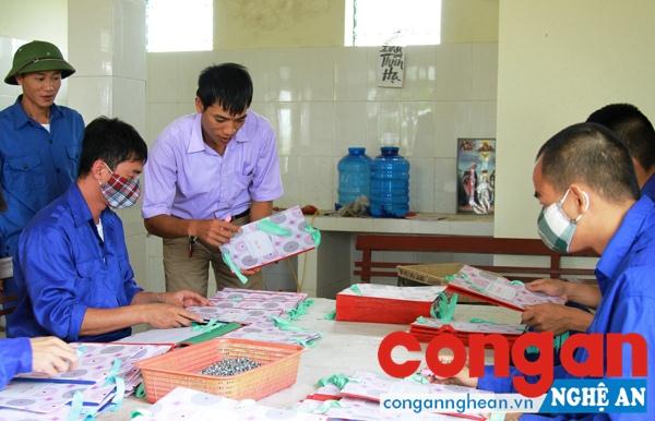 Việc dạy nghề cho học viên cai nghiện sẽ tiếp tục được đẩy mạnh trong thời gian tới (Ảnh chụp tại Trung tâm Giáo dục, lao động xã hội TP Vinh)