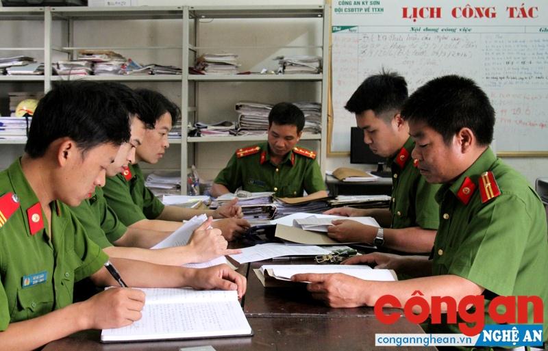 Công an huyện Kỳ Sơn triển khai phương án bắt giữ đối tượng trốn truy nã trên địa bàn