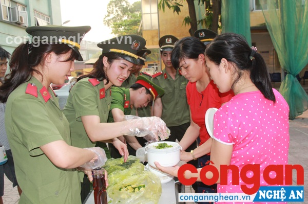 Đây là hoạt động thường xuyên của Đoàn thanh niên Công an tỉnh Nghệ An chung tay hướng về cộng đồng
