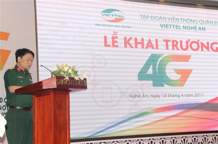 Đồng chí Thượng tá Hoàng Văn Luân, Giám đốc Viettel chi nhanh Nghệ An phát biểu tại buổi lễ