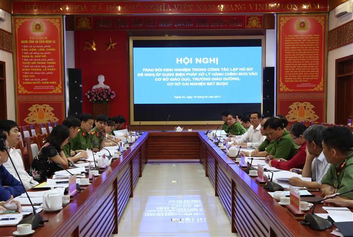 Toàn cảnh hội nghị