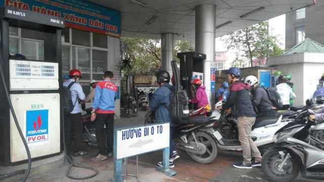 Giá xăng tăng cao hơn giảm
