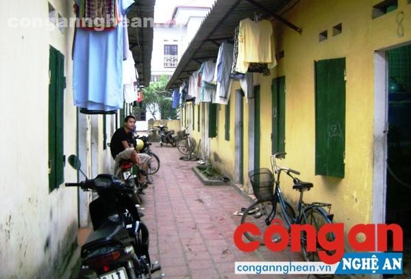 Nhiều công nhân đang phải ở trong những căn nhà trọ ẩm thấp