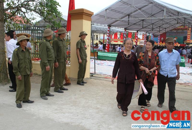 Ban Công an xã Phúc Thọ đảm bảo an ninh trật tự tại Lễ trao bằng công nhận xã đạt chuẩn Nông thôn mới