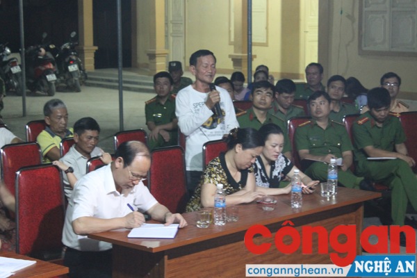 Người dân tích cực đóng góp nhiều ý kiến tại diễn đàn.
