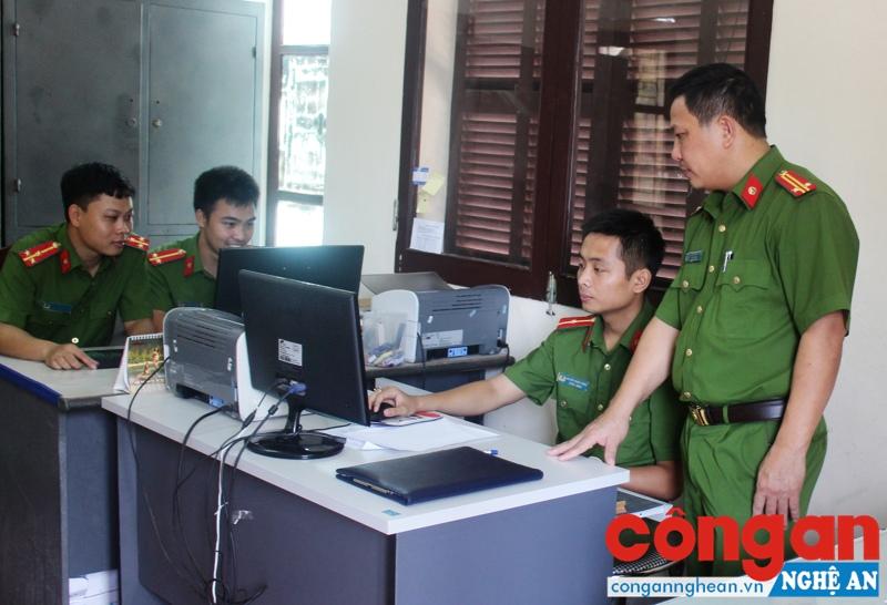 Đội Tham mưu - Huấn luyện Phòng Cảnh sát Cơ động luôn phát huy vai trò của mình trong mọi mặt công tác