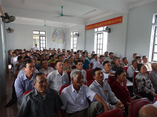 Người dân xã Hưng Trung cực lực phản đối hành động của các linh mục cực đoan