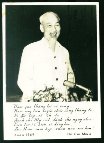 Mỗi mùa xuân, Bác Hồ đều làm một bài thơ chúc Tết cả nước. Đây là bài thơ cuối cùng của Bác trước khi mất vào mùa thu năm 1969.