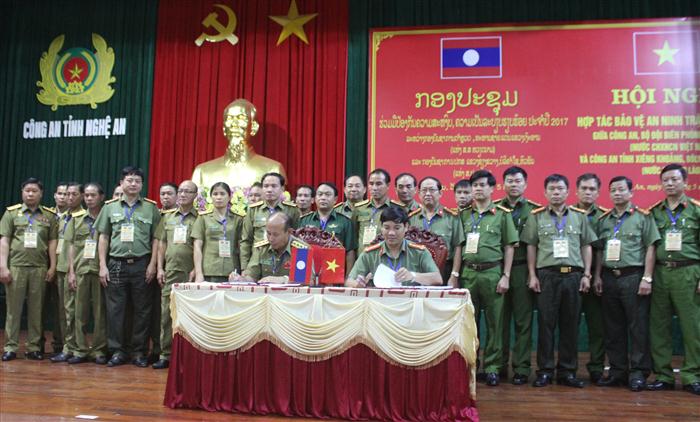 Công an tỉnh Nghệ An và Công an tỉnh Hủa Phăn ký biên bản ghi nhớ 