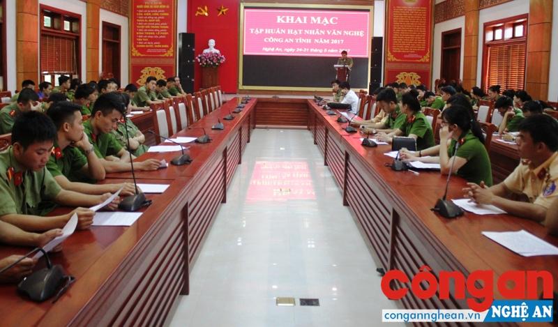 Toàn cảnh khai mạc lớp tập huấn hạt nhân văn nghệ năm 2017