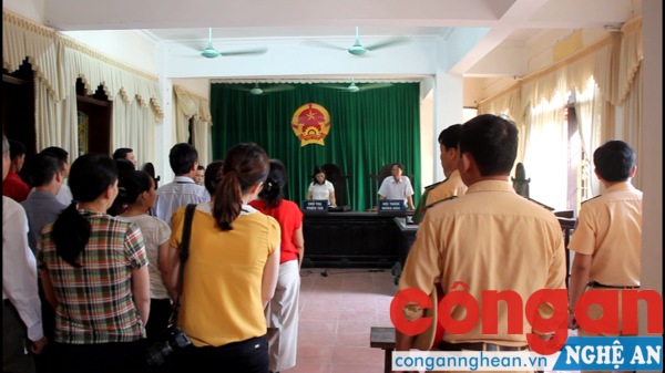 Toàn cảnh buổi phiên tòa