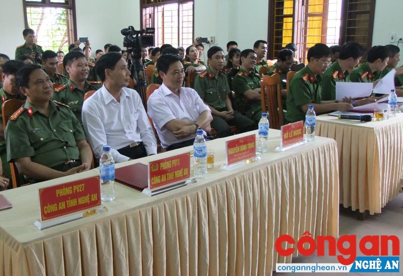 Các đại biểu và Ban giám khảo tại Hội thi.