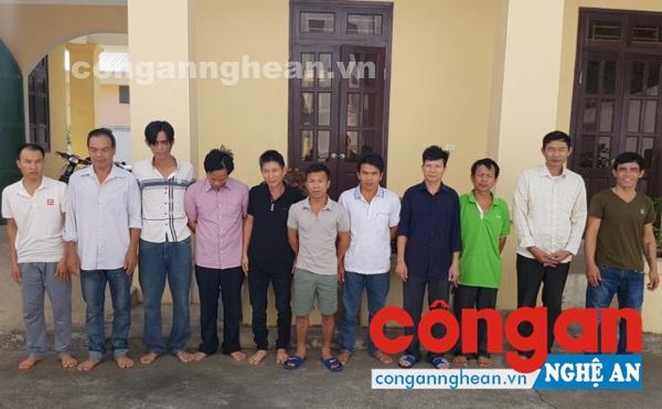 Các đối tượng trong vụ đánh bạc.