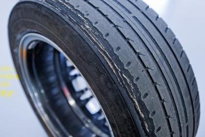 Việc mua lốp mòn có thể là một khoản tiết kiệm tuyệt vời hoặc là một canh bạc rủi ro.
