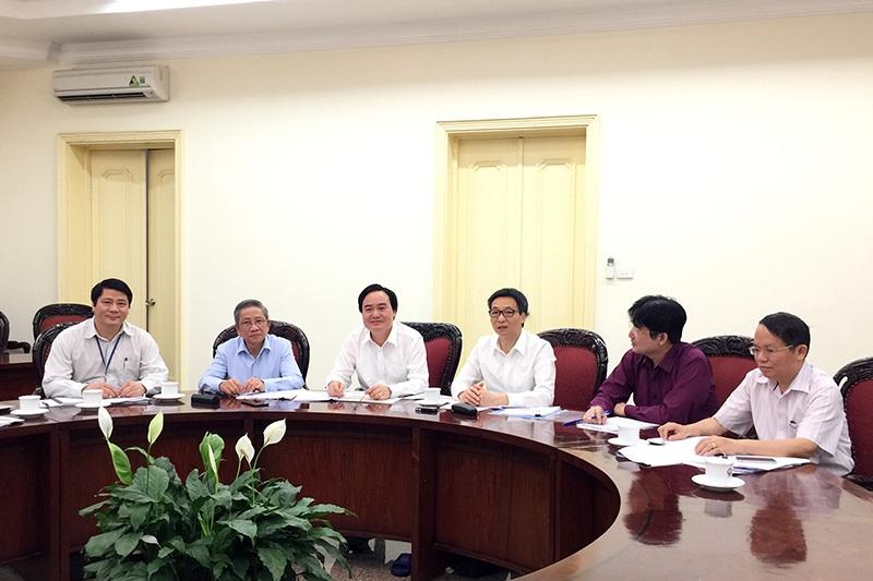 Phó Thủ tướng Vũ Đức Đam họp với lãnh đạo Bộ GDĐT về công tác biên soạn, các bước chuẩn bị cho việc triển khai chương trình, sách giáo khoa mới