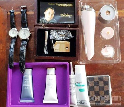 Bộ mỹ phẩm không nhãn mác của anh Thương