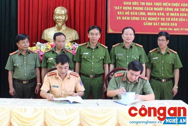 Các đội nghiệp vụ Công an huyện Quỳnh Lưu ký giao ước thi đua thực hiện Cuộc vận động “Xây dựng phong cách người cán bộ Công an trên quê hương Bác Hồ bản lĩnh, nhân văn, vì nhân dân phục vụ”