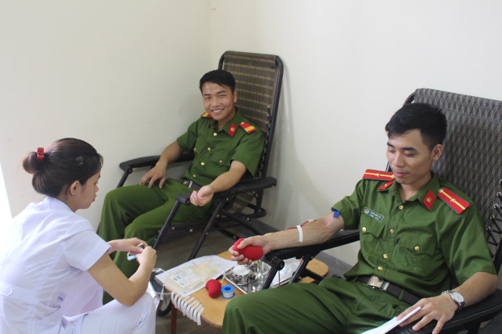 Dịp này đã thu được hơn 400 đơn vị máu