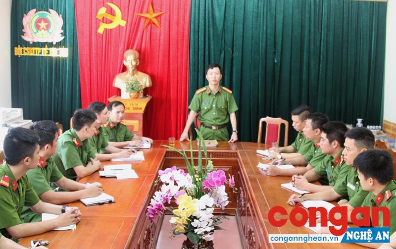 Công an TP Vinh họp bàn kế hoạch phá án