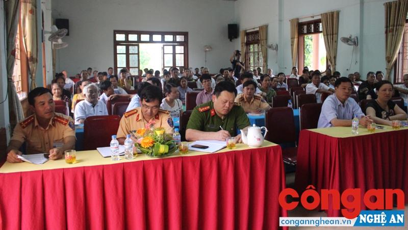 Toàn cảnh buổi tọa đàm.