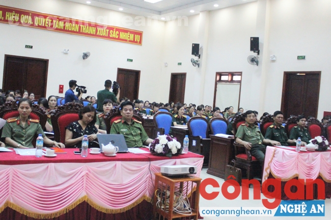 Đại biểu tham dự hội nghị