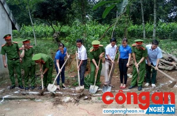 Toàn cảnh lễ khởi công.