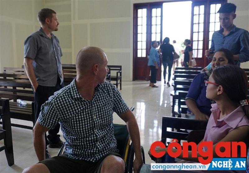 Người chồng Tây quyết định sẽ kháng cáo và làm tất cả để giành quyền nuôi con