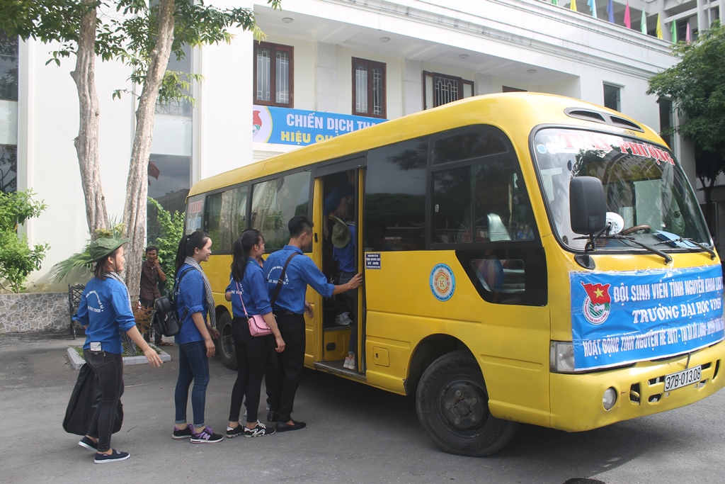 Đội tình nguyện khoa Lịch Sử lên đường nhận nhiệm vụ tại Tương Dương