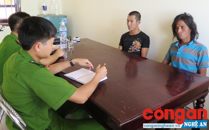 Công an huyện Tân Kỳ lấy lời khai các đối tượng phạm tội ma túy