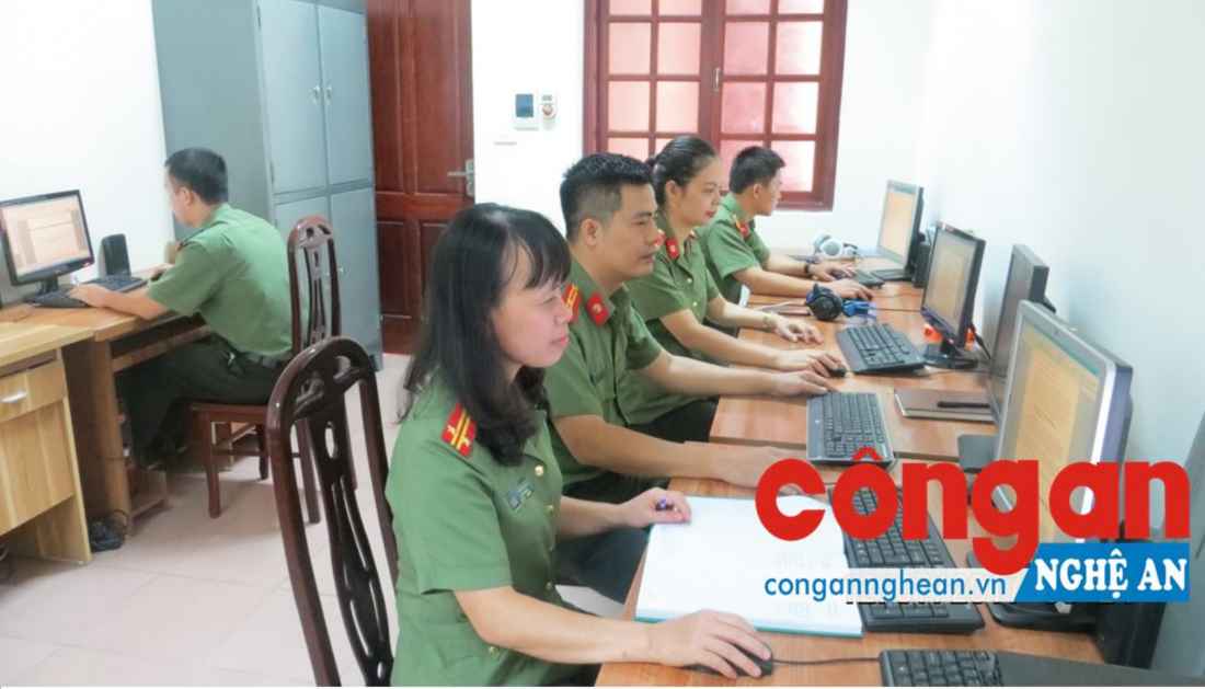 CBCS Phòng Kĩ thuật nghiệp vụ II thường xuyên trau dồi kiến thức, nâng cao trình độ, đáp ứng yêu cầu nhiệm vụ trong mọi tình huống