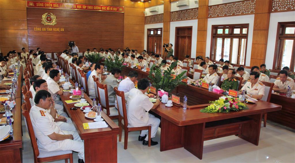 Cuộc tọa đàm gặp gỡ trong không khí gần gũi nhưng trang trọng