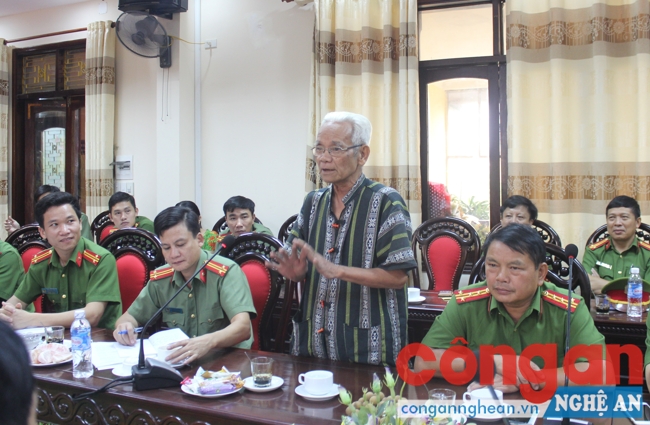 Các đồng chí nguyên là lãnh đạo Công an TP ôn lại truyền thống của lực lượng