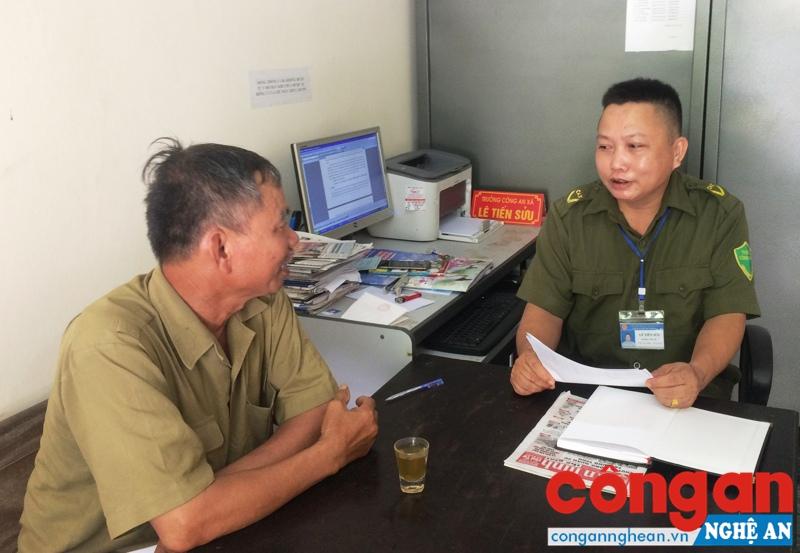 Công an xã Hưng Thông giải đáp các thủ tục hành chính cho người dân