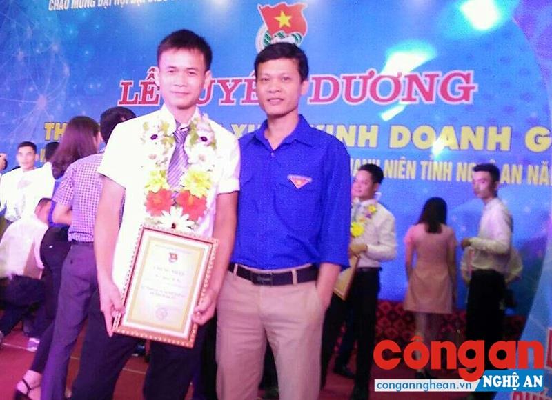 Anh Quán Vi Ba được Tỉnh đoàn tuyên dương điển hình thanh niên sản xuất, kinh doanh giỏi