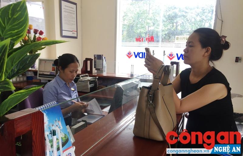 An toàn trong giao dịch ngân hàng là yếu tố quan trọng để xây dựng niềm tin của khách hàng