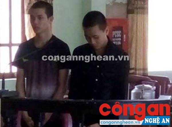 Hai bị cáo tại phiên tòa