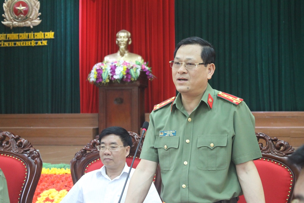 Đồng chí Đại tá Nguyễn Hữu Cầu, Giám đốc Công an tỉnh đánh giá cao mối quan hệ phối hợp của 2 đơn vị