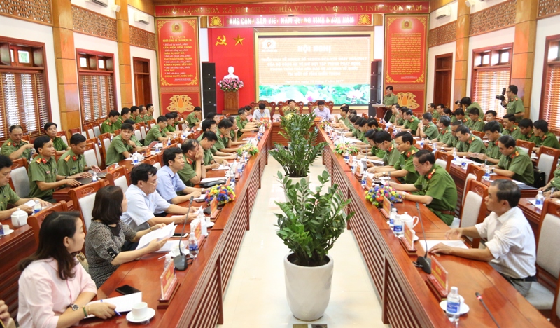 Toàn cảnh Hội nghị.