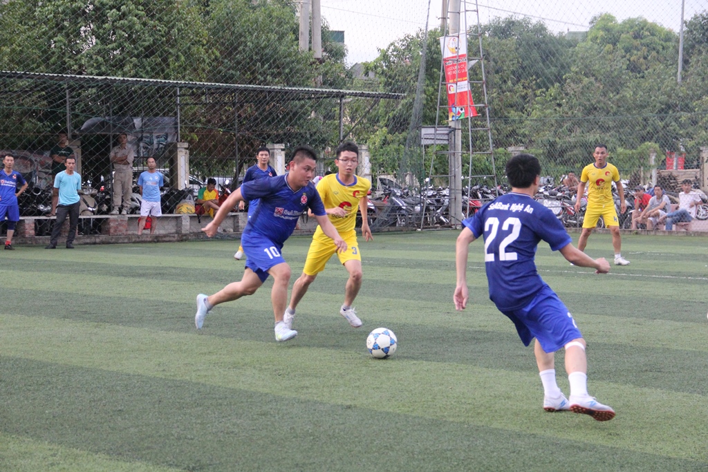 Đôi bóng Golden City 1 dành chiến thắng 5-1 trước đối thủ ngân hàng Seabank