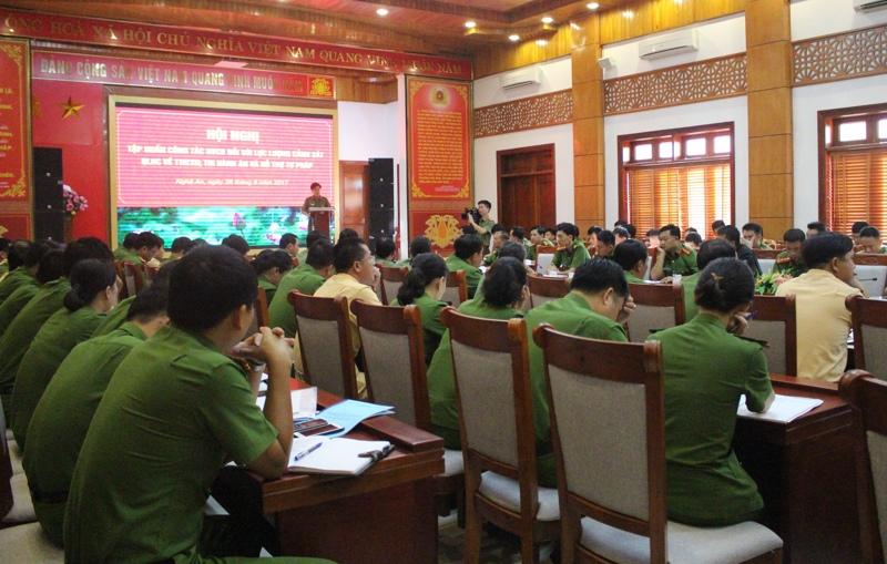 Cán bộ tham gia lớp tập huấn.