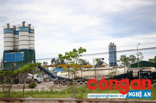 Trạm trộn bê tông Công ty TNHH Đầu tư và Xây dựng Vinh Thành tại xã Nghi Liên vừa bị xử phạt hành chính
