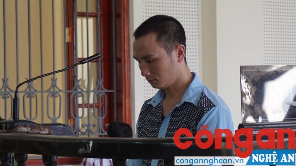Bị cáo Lầu Bá Chơ tại tòa