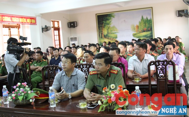 Các đại biểu dự lễ