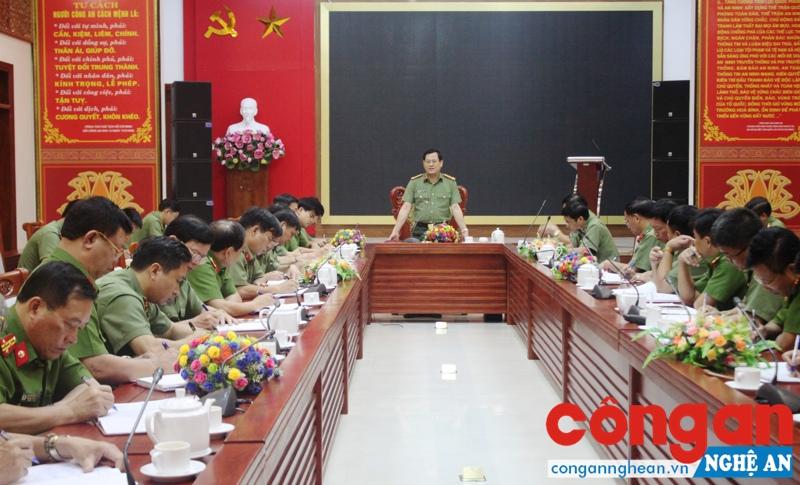 Toàn cảnh cuộc họp.