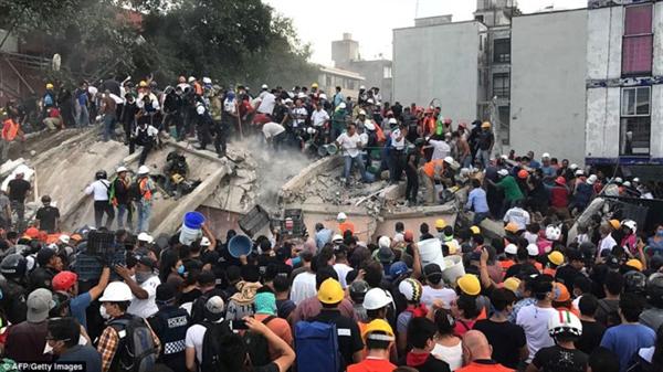 Theo thống kê ban đầu, trận động đất khiến ít nhất 139 người thiệt mạng. Ảnh: AFP.