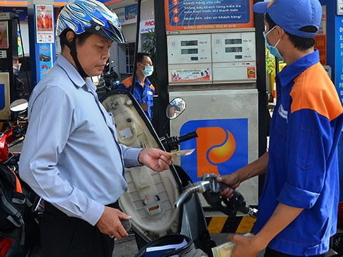 Giá xăng tăng mạnh trong hơn 2 tháng trở lại đây.