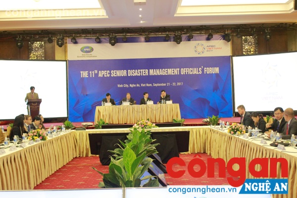 Lãnh dạo các bộ, ngành, Ban Thư ký quốc gia APec 2017 và tỉnh Nghệ An đồng chủ trì hội nghị